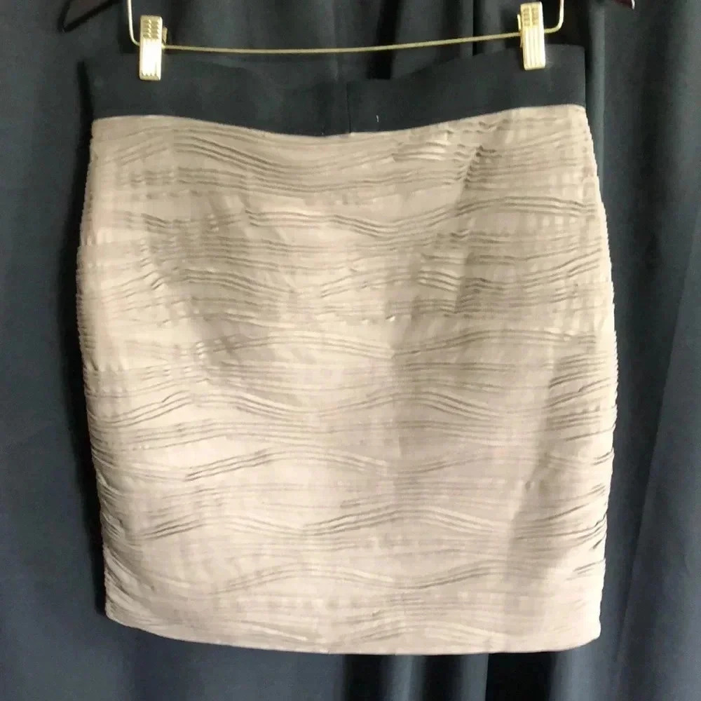 H&M textured beige Skirt - Picture 4 of 4